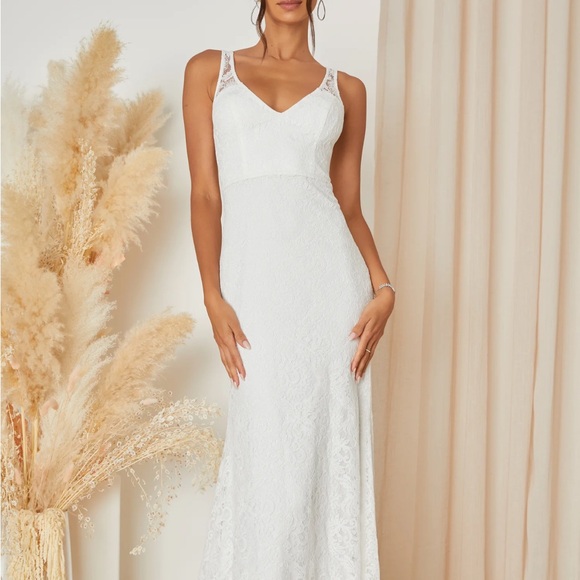 Lulu's White Lace Scoop-Back Bridal Gown - Picture 2 of 6